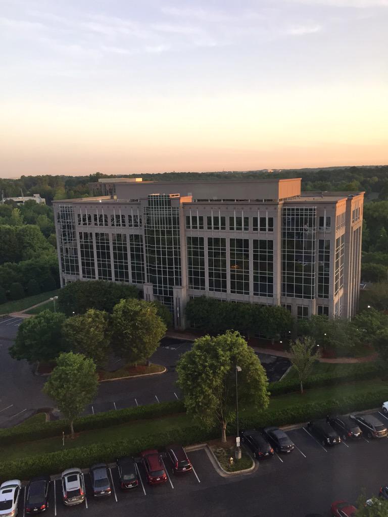 MSCasady's tweet image. Sunrise over @LPL Charlotte as we do employee townhalls supporting the best #advisors in the business.