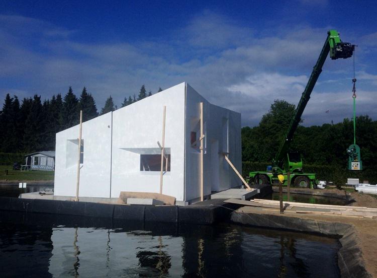 De #epsLotus drijvende vakantiewoning begint al aardig vorm te krijgen. <a href="/dutcheps/">DEBS</a> @KoendersBouw @iagroep