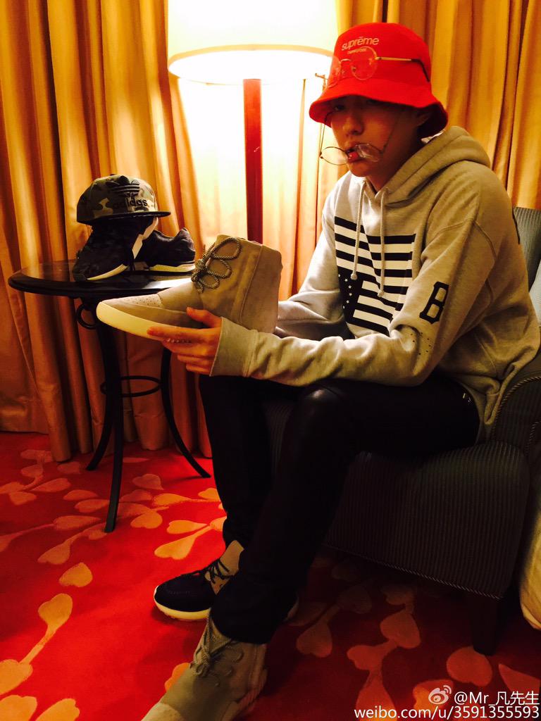 debbiona7's tweet photo. @yiffanwu oppa ur http://t.co/HXesy6ZGei http://t.co/8Jc8S7shUb