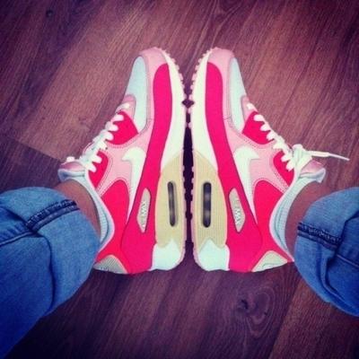 ModaChicasSP's tweet photo. Nike Airmax Pink flúor 50€ http://t.co/EkbXUr1L2R