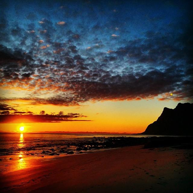 NorwayInstagram's tweet photo. Nights like these, with a view like this😍 #gopro #nordnorge #goproview #travilin #wanderlust #explore #earth #lofot… http://t.co/GDgH9OwT9Y