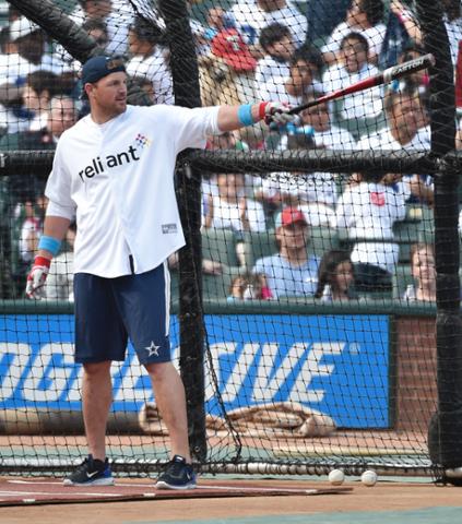 dallasnews's tweet photo. #Cowboys Home Run Derby: Witten calls his shot; who's rookie WR busy with phone in outfield?  http://t.co/l8dEPZOaFZ http://t.co/QvDtkpzeIE