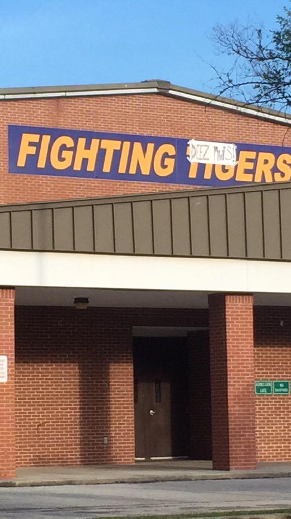 MJenkkk's tweet photo. Only in Union County 😅 http://t.co/QDgZMDtqRp