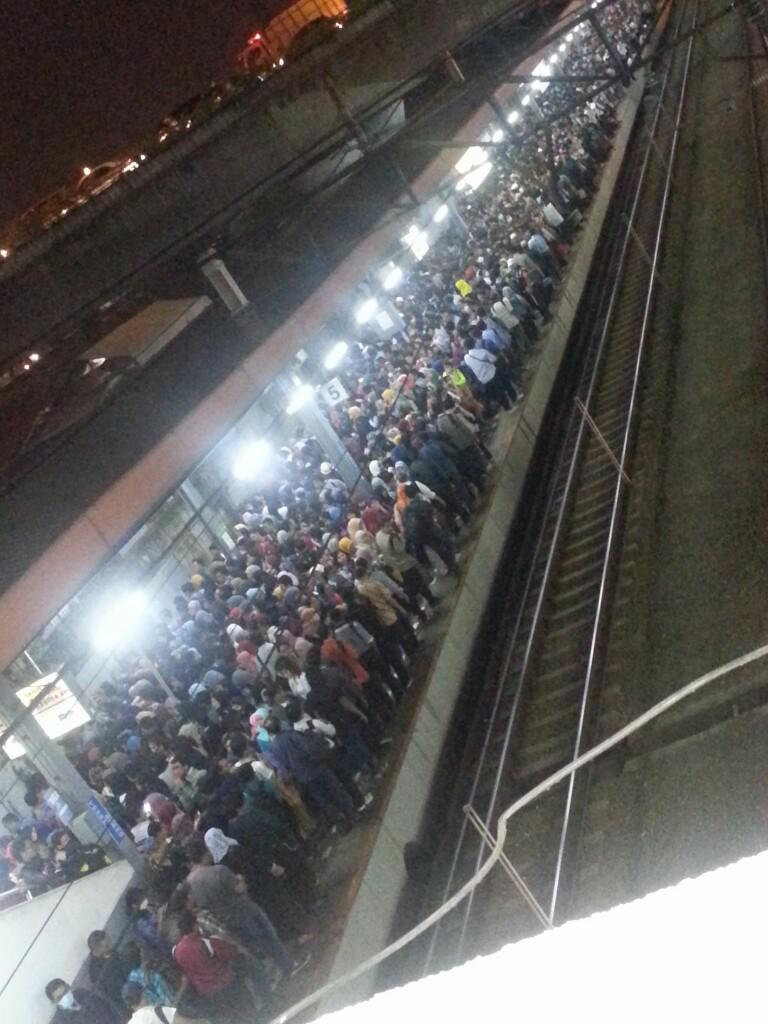 Fika_AB's tweet photo. @jalurserpong...nahhh manusiawi ga nih..??!!! http://t.co/qcuFErmI9m