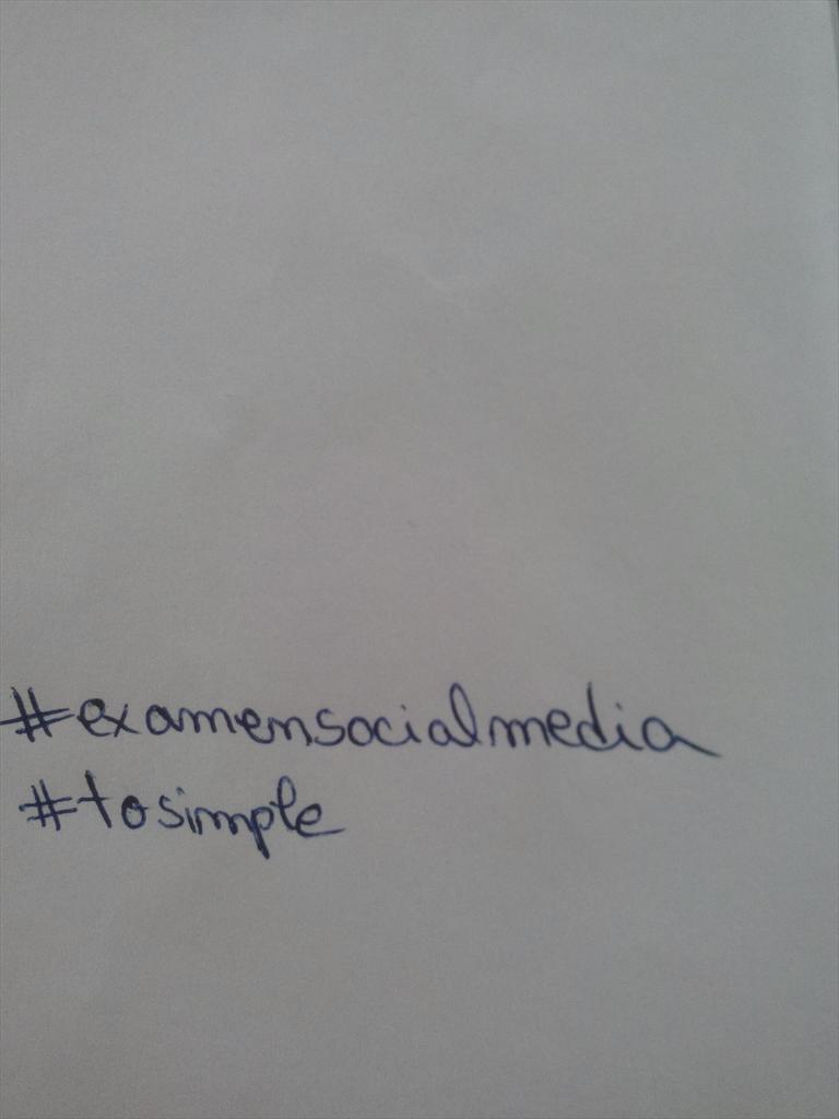 Alinablue7's tweet photo. @horeabadau  @VStudineanu  @ralucamecla @Roxii2692  #examensocialmedia http://t.co/56mSBci9Gr