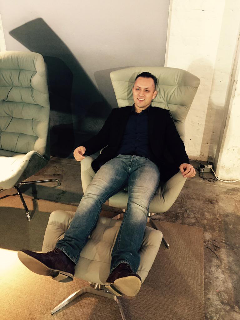RyanCompelo's tweet photo. Having a quick rest #thonet #cdw2015 http://t.co/5SfuOgzrcC