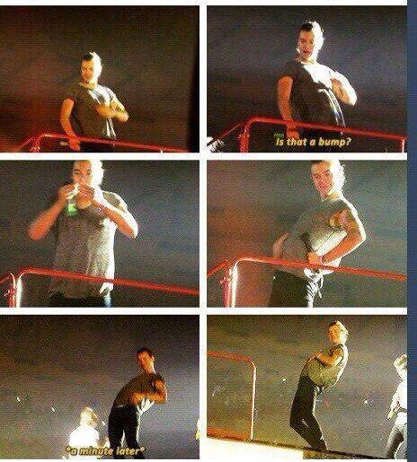 zaynsvega's tweet photo. [Harry to a pregnant fan]: Is that a bump?

*a minute later*  #MTVBattle1D http://t.co/1zfEwl48mo