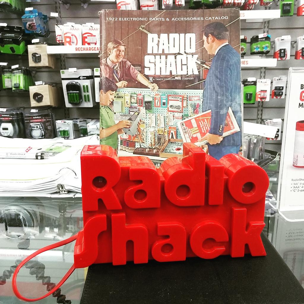 sprintCT's tweet photo. Freddie's Fantastic Finds...
 #TheShackIsWayBack #Tandy 
https://t.co/nyTr6ysJ1V 
@SprintNERegion @TonyRiveraPR http://t.co/LfYdaWDqSp