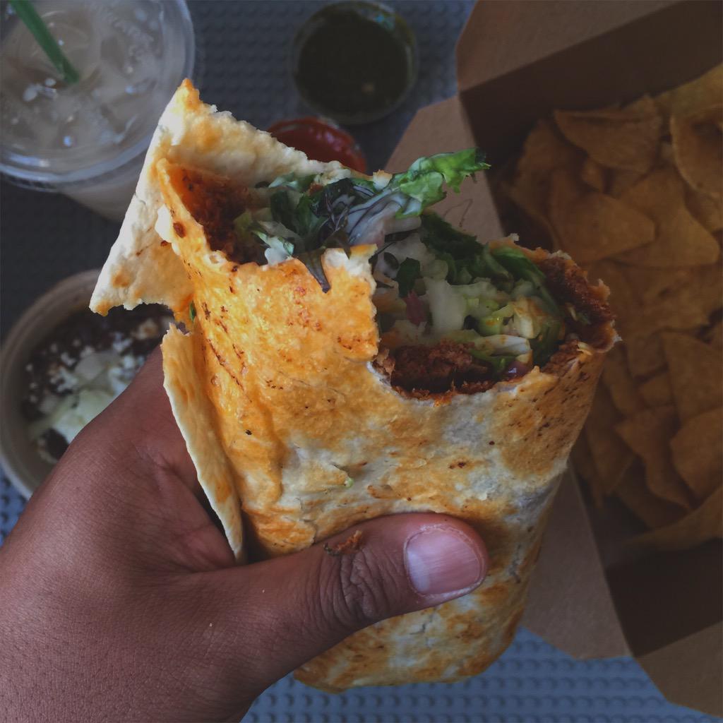 TomDouglasCo's tweet photo. A hearty chorizo tortilla @CantinaLena, wrapped around lightly dressed greens from @prosserfarm #HORCHATAANDCHIPS 👌 http://t.co/EWapVrDj1P