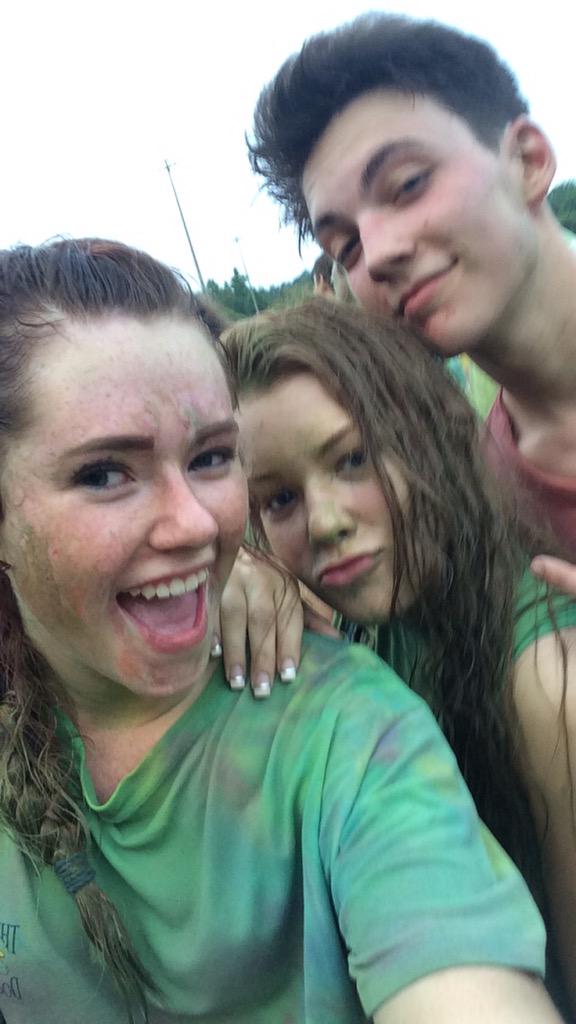 britt444ny's tweet photo. best time of my life #WhyIYL #YoungLifeIn5Words http://t.co/FqK27opoVc