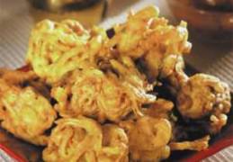 Springlevende's tweet image. Als ik thuiskom wordt het smullen. Zou ik uien-bhajies bestellen?