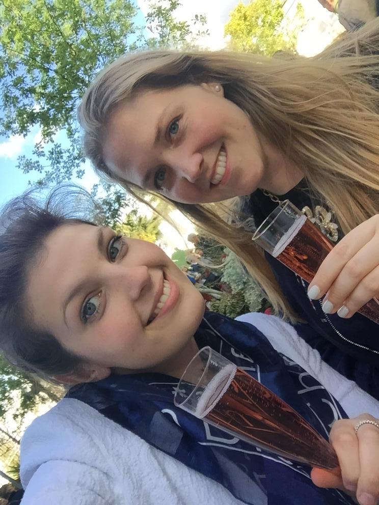 ChampagneHarri's tweet photo. #champagneselfie with @AlexTomsLP and @ChampagneLPUK  at #rhschelsea #beautifulsetting http://t.co/FtPSS9Gh9E