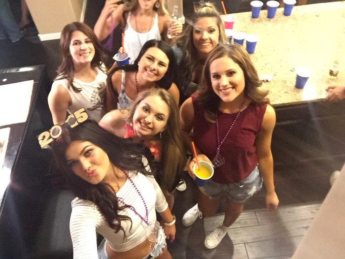 Selfie sticks are always fun http://t.co/b2A159Zfo6