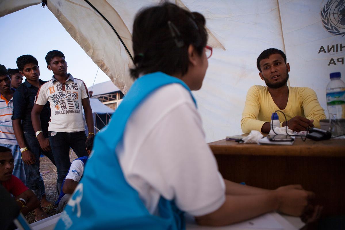 Refugees tweet picture