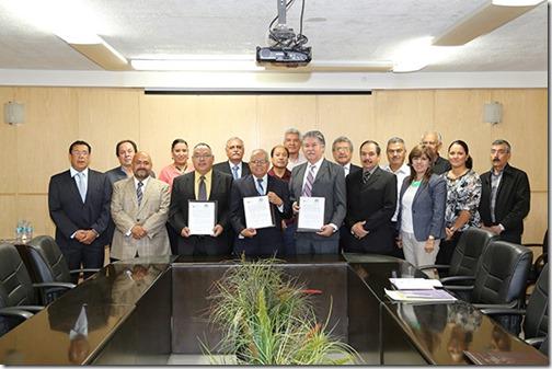 uncemexico's tweet photo. Firma Convenio el Instituto Tecnológico de Durango con la asociación de Constructores Elect... http://t.co/1GNMpas1E9 http://t.co/OnBOpRvhmD