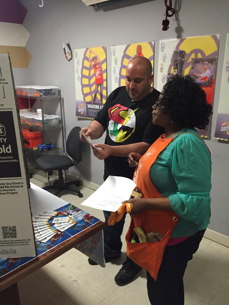 gonzobxny's tweet photo. 954 safety super heroes!@BWickkiser14 @lightinthewoods #NYMetrosafety http://t.co/GXy8FhhQ5Q