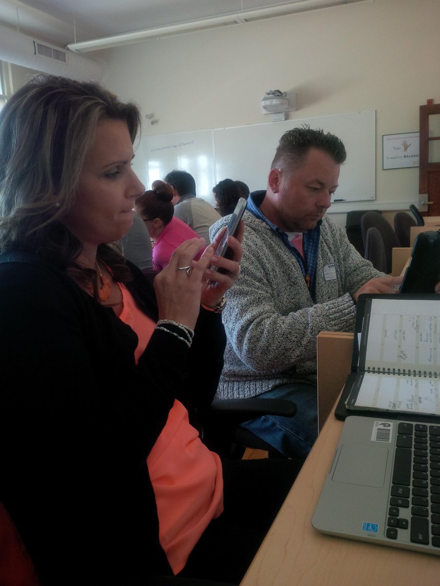 SchmidtsClass's tweet photo. @ianjohnsonclass Just hanging with Mr. J...thanks for showing me how to Tweet! http://t.co/vflzb2WhZY