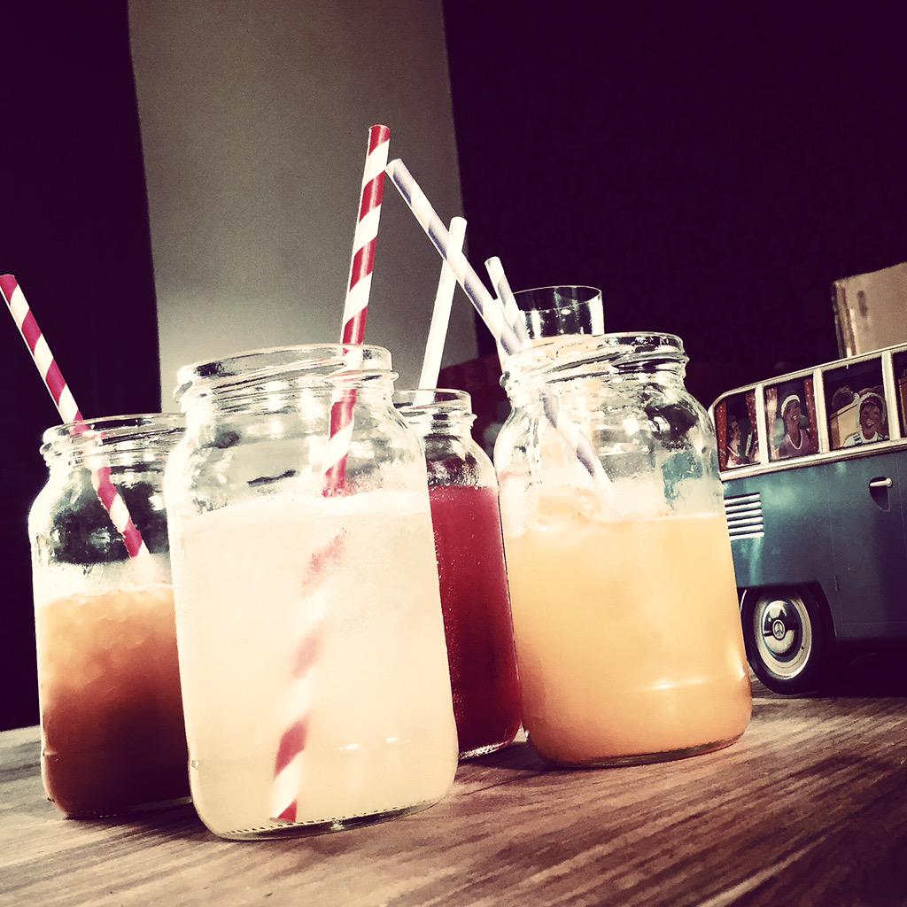 Champavan's tweet photo. More mixing and shaking today and trying out our new cocktail slushy machine ❄️🍸🍹... #champavan #cocktails #slushys http://t.co/qZbtjL7pBF
