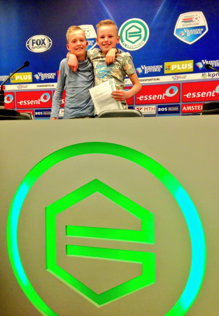 ActiefE1's tweet photo. Dit seizoen @VVActief E1, volgend seizoen @fcjeugd D2. Gefeliciteerd David en Swen! #toppers http://t.co/xSiXw9W57c