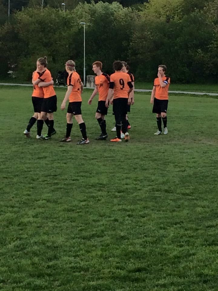CSKAUppsala's tweet photo. 3-1 vinst mot gervinhios hårfäste bk, en tuff match som vi greppade tag om efter förstahalvlek! #cskau http://t.co/rOiI6Bve1I