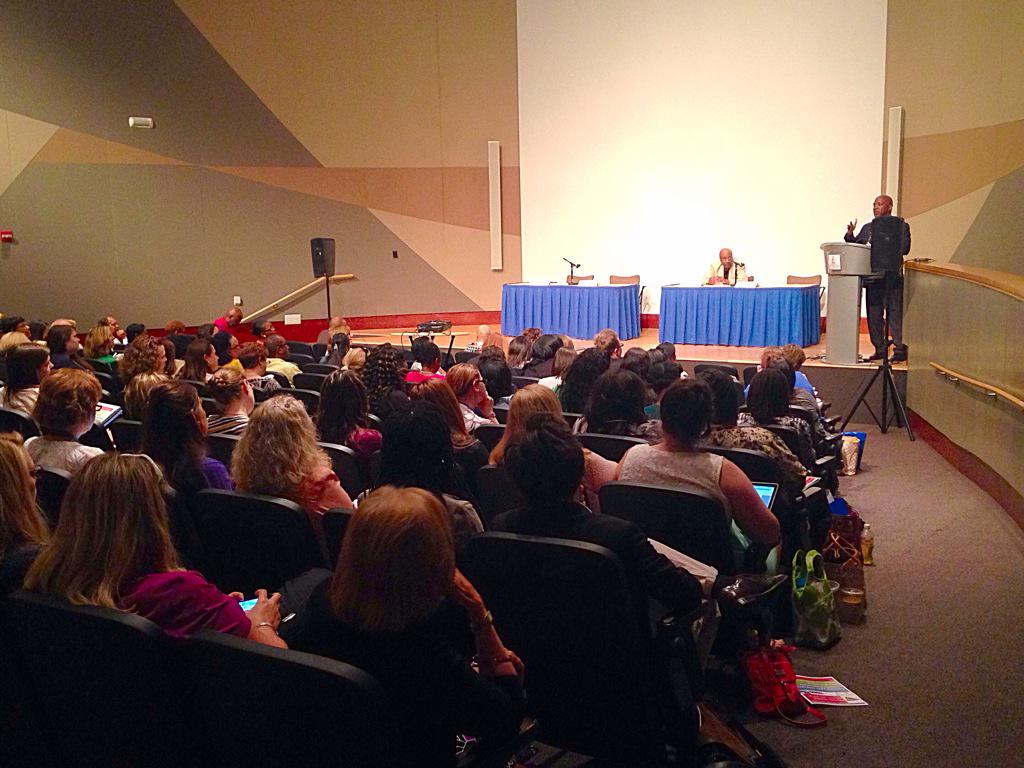 SMurray4_BCPS's tweet image. Q&amp;amp;A with @CharlesOgletree. Thank you for your reflection and insight! #MCPC2015