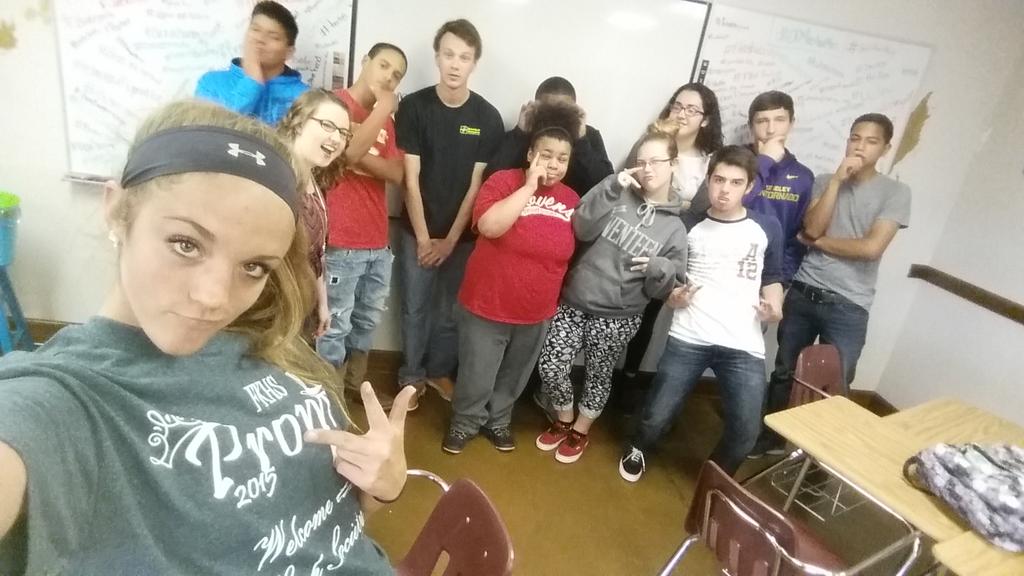 MrsMcNett12's tweet photo. 5th hour is done! #fifthhour #finalcompleted #fam #ngoe #toomanyquestions #cantwhoopus #theychosethehashtags http://t.co/LShVtnZwj4