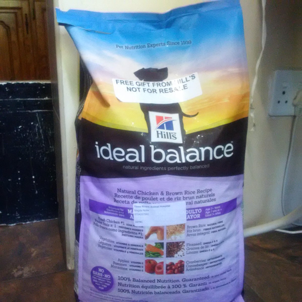 MagdaN04's tweet photo. @HillsPet Thank you for my dog's free bag of #IdealBalance Appreciate it. http://t.co/smaXgqFaqh