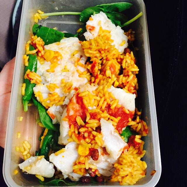 wowworkshop's tweet image. Simple but goood...😋 food on the go, fish, rice and greens