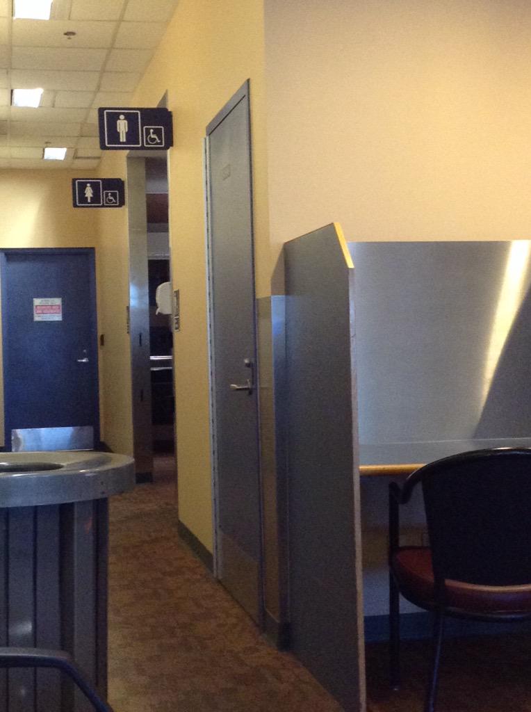 KendraKerrigan's tweet photo. These are the best bathrooms at @FlyEIA #YEG Always clean and usually empty! #bestkeptsecret http://t.co/mLMmTC8jWn