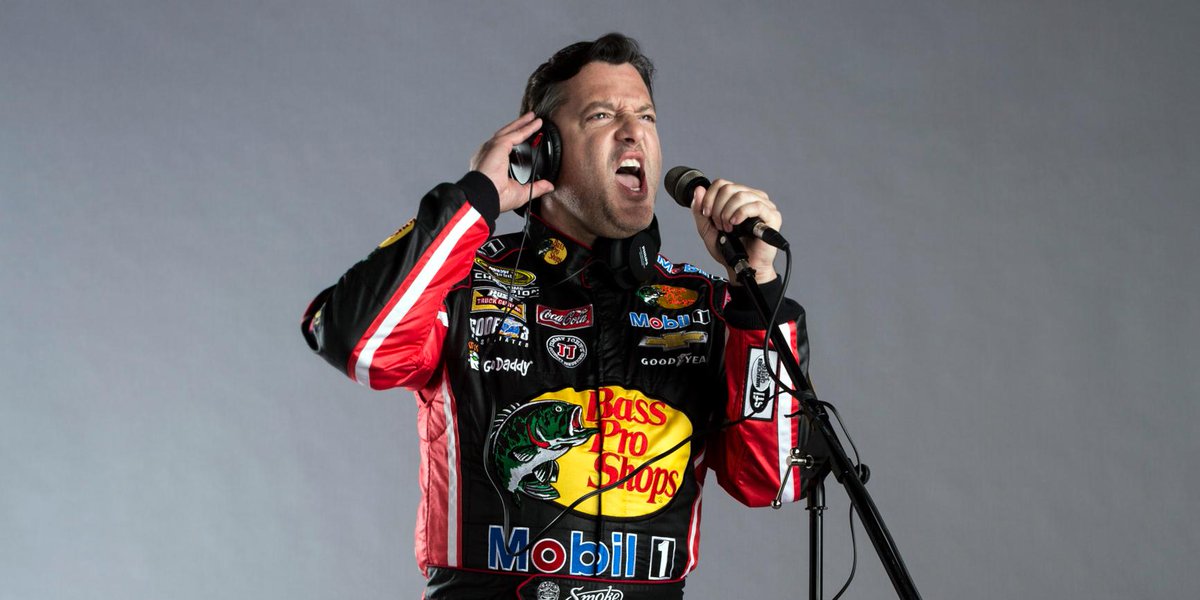 CocaColaRacing's tweet photo. RT to sing along and wish @TonyStewart happy birthday! #CocaColaRacingFamily http://t.co/f9QPhAiK7I