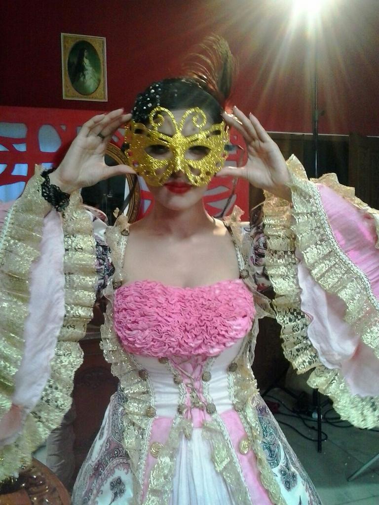 mecarefansa's tweet photo. Salon Madam ( Susan ) series only @BI_TransTV @sisyliapauline @dnill_coustic @Dans_Osh http://t.co/VwtVIJ1c1U
