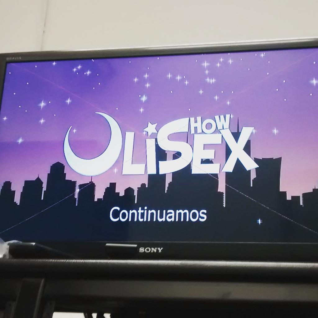 UlisexShow's tweet photo. ¡Ya estamos en cabina de control para nuestro ensayo! Muy pronto. http://t.co/jvXZLdja9S