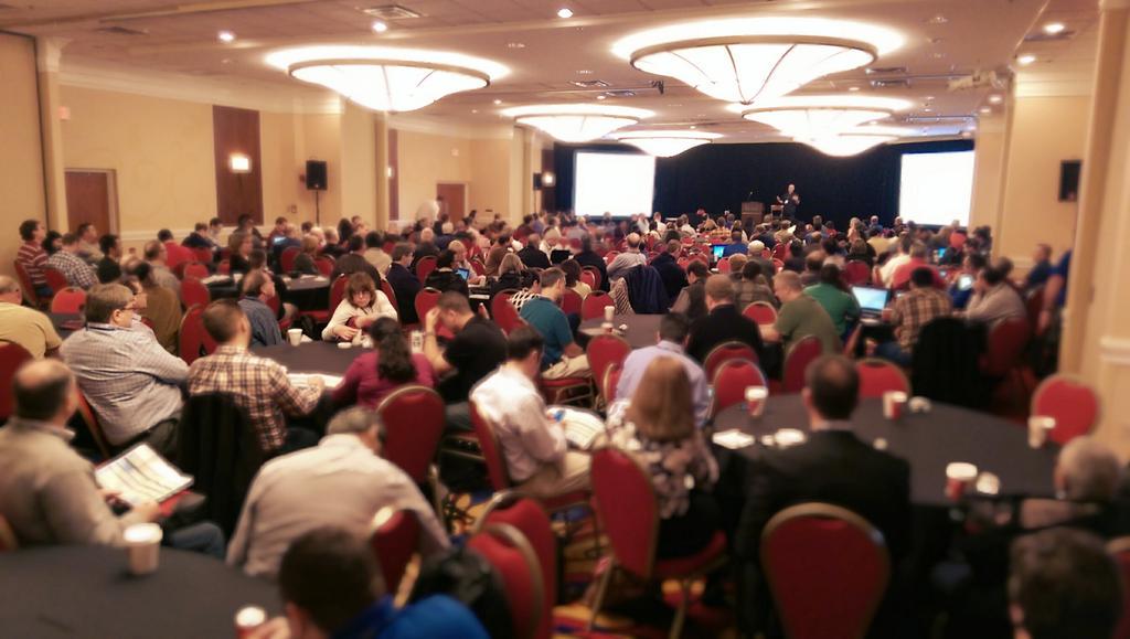 Ahmed_Aboulnaga's tweet photo. Wow! Look at this crowd for Jeff Needham's presentation "Possibilities in Disruption" #gloc15 @NEOOUG #FabrixAnalytix http://t.co/94Bh74SGwz