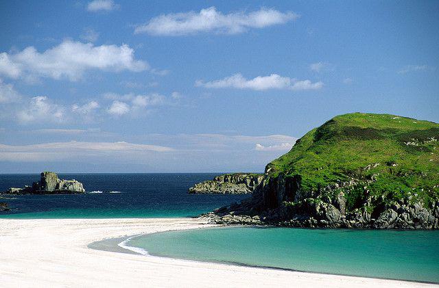 aroundaboutbrit's tweet photo. The #IsleofMull has #BreathTaking #Scenery #DramaticViews & unspoilt #Landscapes #Scotland #UK http://t.co/bBdD60x5TC http://t.co/a5ajrw2WvY