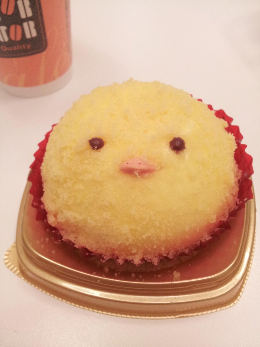culturega's tweet photo. 可愛くって衝動買いしちゃったけど、食べる時ちょっと複雑な気分になった。あと鼻がリアルだ。 http://t.co/I0JfarOw0r