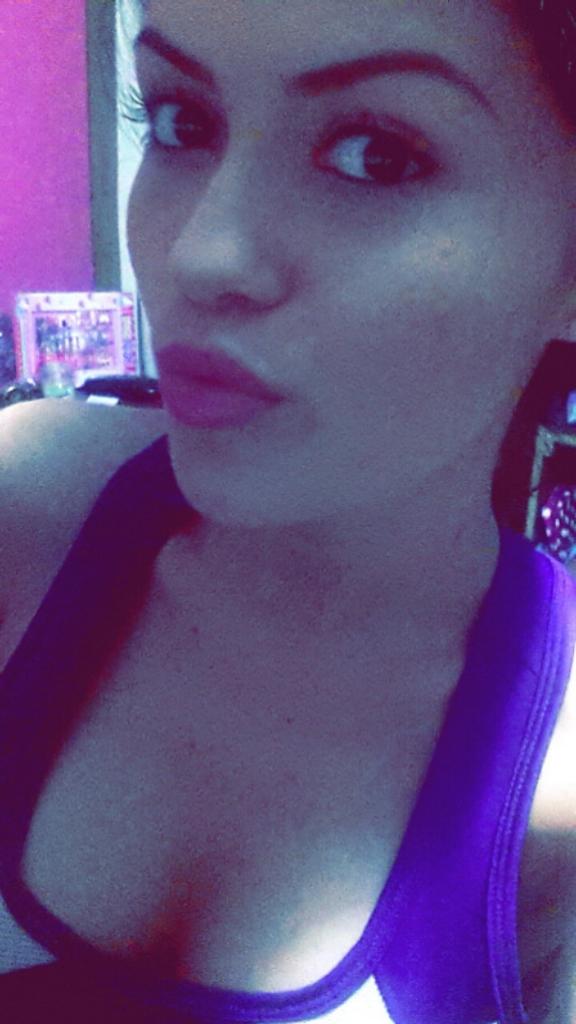 LuiisaB_18's tweet photo. Soy una pincipesa enamorada 😍 http://t.co/it5s5TzHUl