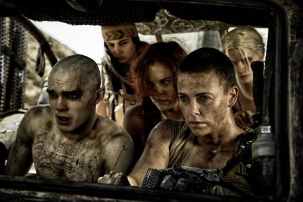 may__trn's tweet photo. #MadMaxFuryRoad un road trip trop féministe ? Le boycott qui tombe à l'eau http://t.co/Iq6sq9be2X http://t.co/cP6alddOFS