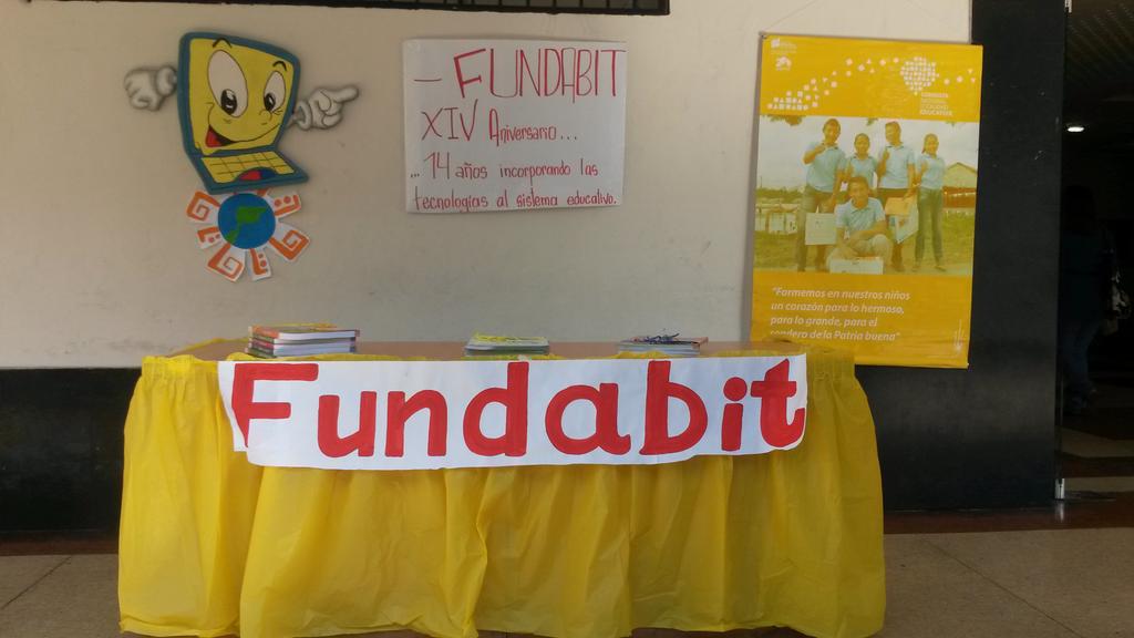 EG_cbittrujillo's tweet photo. STAND @Fundabit continua promocionando el Buen uso de las TIC y los #CBIT
Reporte-Actualización Canaima
Te Esperamos! http://t.co/DzrYAOljmT