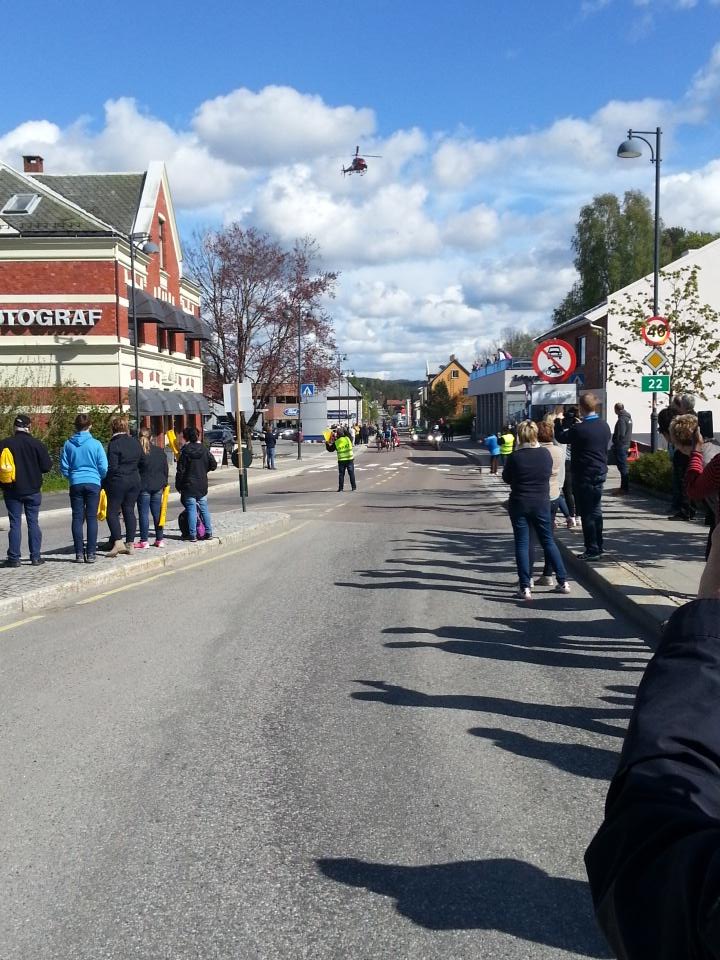 arildp's tweet photo. I bunnen av bakken på Mysen nå #tourofnorway http://t.co/ezCixwojx5