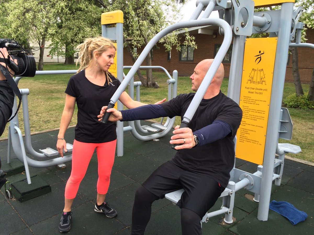 Phoenixincanada's tweet photo. BOOTCAMP:  @bonnielang and I today on #goCalgary Premieres at Noon today on Channel 10 @ShawTVCalgary #FunSweat http://t.co/6XewChkHqE