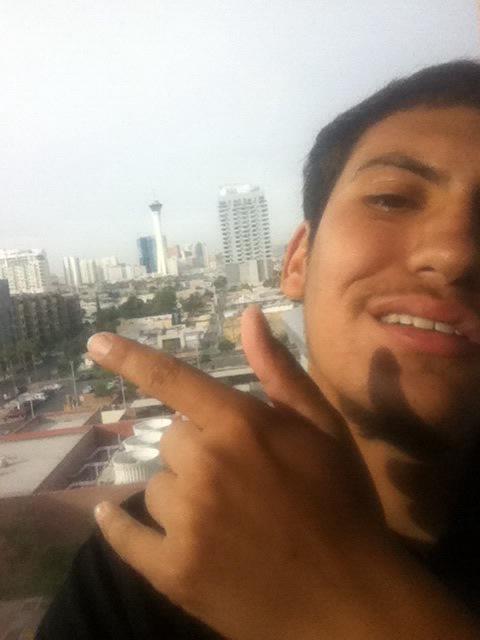 MoneyMarathonn's tweet photo. Got court rn but my lawyer gon throw tha gloves on and beat anotha case http://t.co/39aGoNvy3g