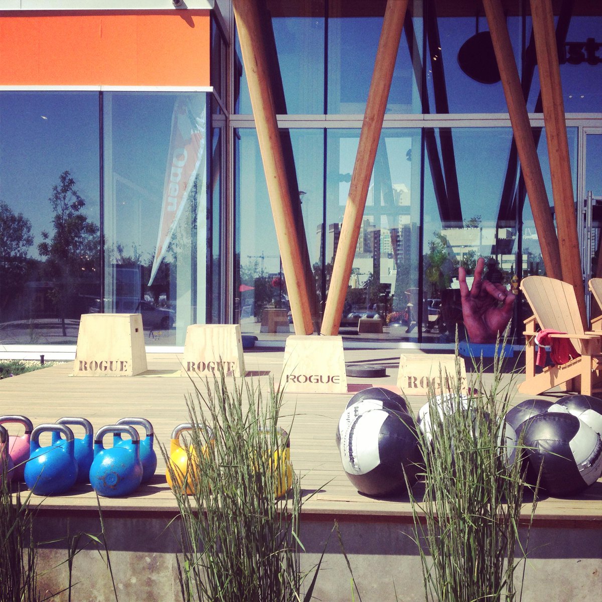 EastVillageYYC's tweet photo. Come get your #Crossfit on at the Experience Centre Noon-1 every Wednesday-Starting today #EVfitness #EVnow #EVliving http://t.co/HyO9ZwXqIa