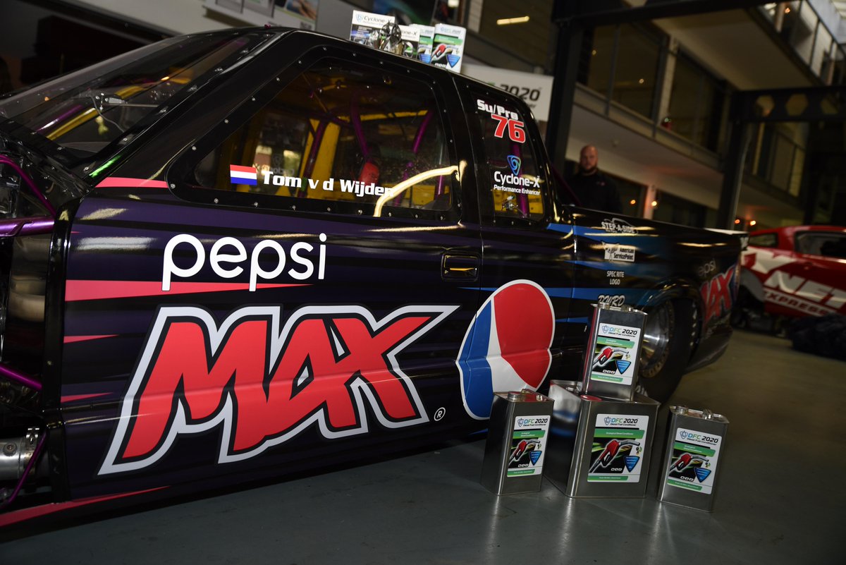 sophsys's tweet image. De onthulling van de Meth-Ness dragrace pickup was een hele gebeurtenis. #CycloneX is één van de sponsoren