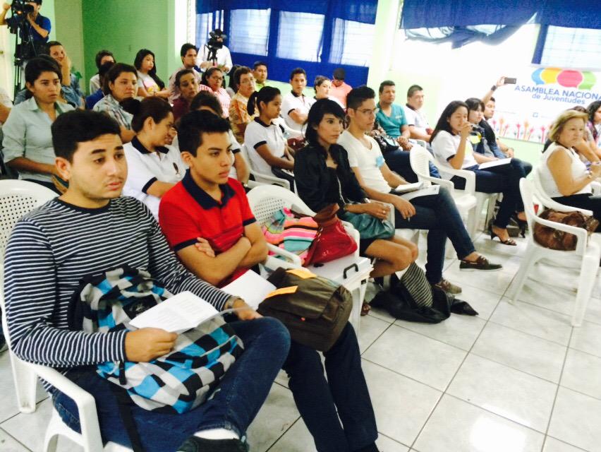 ANJsv's tweet photo. Agradecimientos a perdonas jóvenes que asistieron al foro y medios que cubrieron y al @imj_ss @PDDHElSalvador http://t.co/6k50gA4rHM