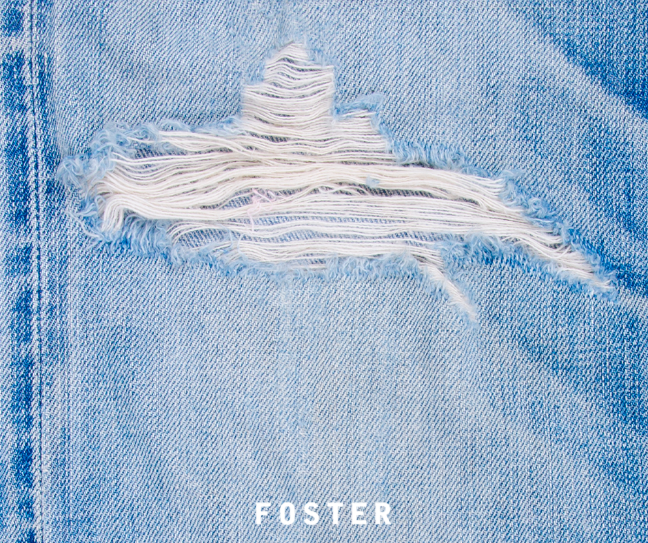 Fosterchile's tweet photo. #Roturas que marcan un estilo #EverydayFOSTER #EverydayJEANS http://t.co/HV6tQMcOjP