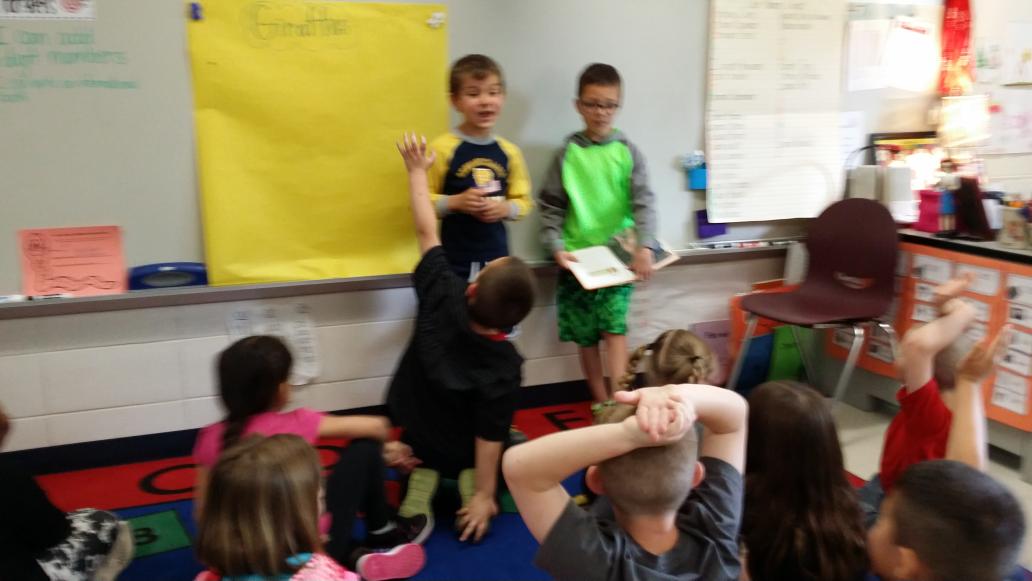 Shecker99's tweet photo. Leaders leading zoo animal discussions! #werprexies #1stgradeleaders http://t.co/75QbAyo6AN