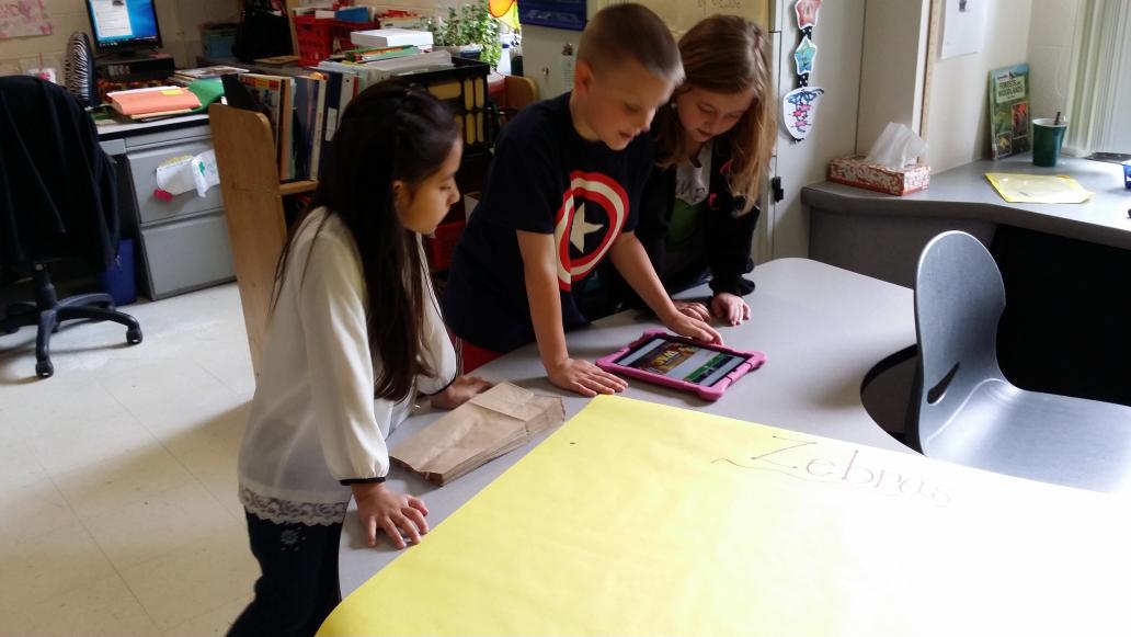 Shecker99's tweet photo. Leaders leading zoo animal discussions! #werprexies #1stgradeleaders http://t.co/75QbAyo6AN