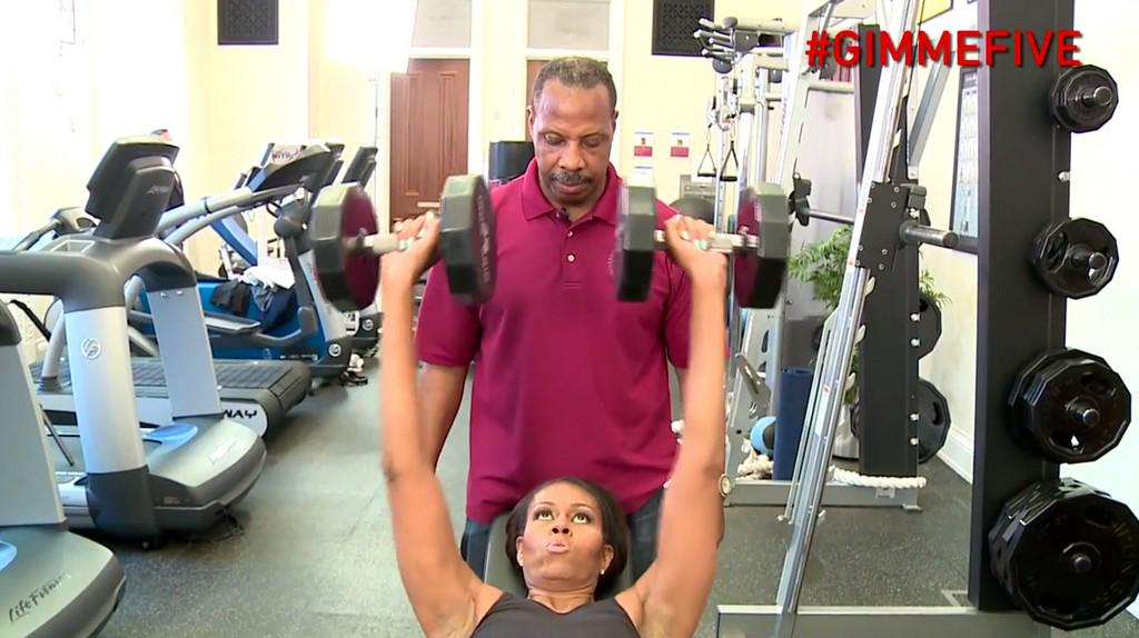 Cosmopolitan's tweet image. Michelle Obama's Fierce Workout Proves She's the First Lady Boss We Don't Deserve cosmopolitan.com/health-fitness…