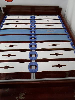 TCVTuCompravent's tweet image. Estructura de cama madera con somier 150x190 cm. 70€ tcvtucompraventa.com/mobiliario-hog…