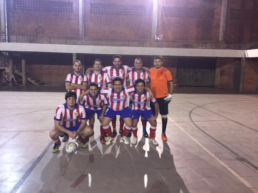 TanlentosFc's tweet photo. Bien los perros! Clasificados a 8vos de final! http://t.co/cdAW5N4qjh